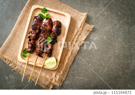 grilled chicken liver with herbs and spices 115104872