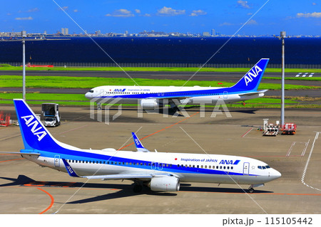 【東京都】晴天の羽田空港C滑走路（第2ターミナル展望デッキ） 115105442