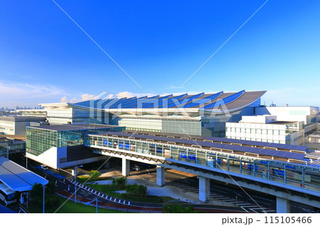 【東京都】快晴の羽田空港第3ターミナル（東京国際空港 国際線ターミナル） 115105466