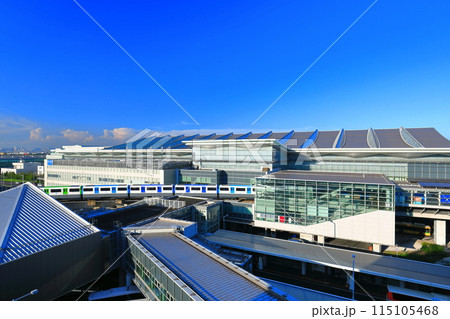 【東京都】快晴の羽田空港第3ターミナル（東京国際空港 国際線ターミナル） 115105468