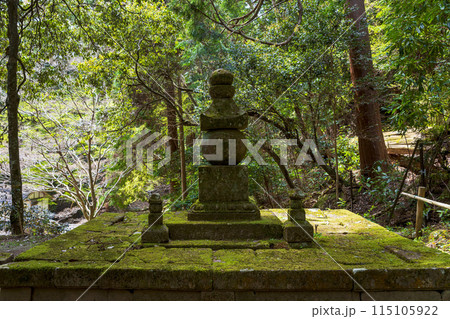 奈良 室生寺 伝北畠親房墓所の五輪塔 奈良 室生寺 伝北畠親房墓所の五輪塔 115105922