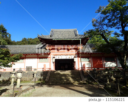 奈良県奈良市にあり手向山八幡宮、東大寺八幡宮、鎮守八幡宮とも呼ばれ、東大寺境内にある手向山神社 115106221