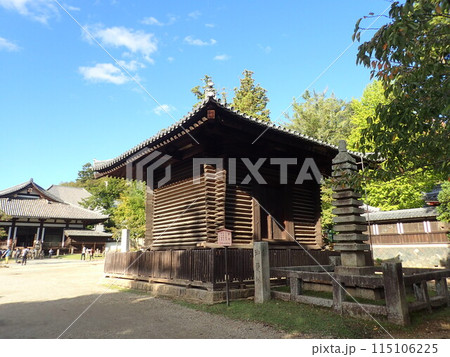 奈良県奈良市にあり手向山八幡宮、東大寺八幡宮、鎮守八幡宮とも呼ばれ、東大寺境内にある手向山神社 115106225