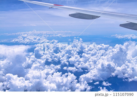 飛行機から見た雲海 115107090
