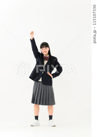 女子高生 制服 ガッツポーズ 全身 女子高生 制服 ガッツポーズ 全身 115107330