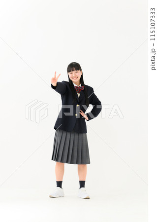 女子高生 制服 ピース 全身 女子高生 制服 ピース 全身 115107333
