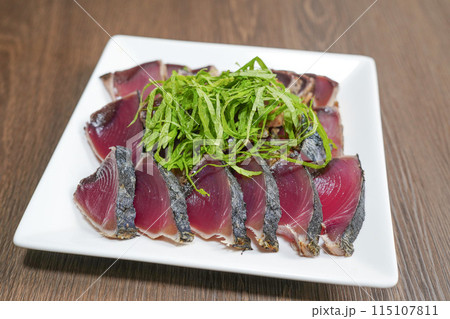 美味しい鰹のタタキ 115107811