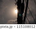 雲の多い日の電線 115108012