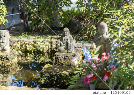 長谷寺卍池の地蔵 長谷寺卍池の地蔵 115109106