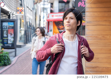 東京を旅行する外国人観光客(インバウンド) 東京を旅行する外国人観光客(インバウンド) 115109473