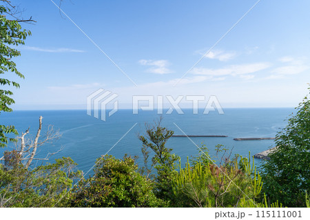 駟馳山の登山道から見た景色（山陰海岸ジオパーク） 115111001