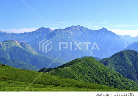 朝の乗鞍大黒岳から見た槍、穂高岳(撮影地:乗鞍、大黒岳) 朝の乗鞍大黒岳から見た槍、穂高岳(撮影地:乗鞍、大黒岳) 115112509