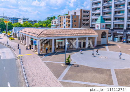 日本の横浜都市景観 横浜市営地下鉄グリーンライン 北山田駅などを望む 115112734