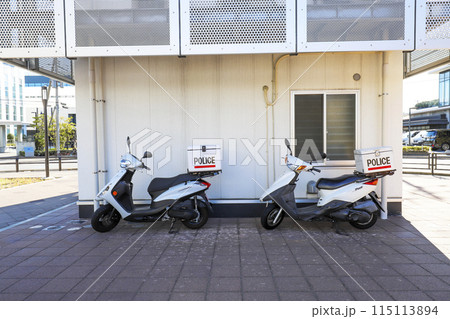 キングスカイフロントの殿町交番とバイク 115113894