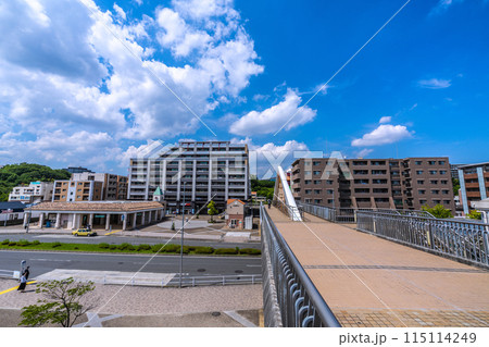 日本の横浜都市景観 横浜市営地下鉄グリーンライン 北山田駅などを望む 日本の横浜都市景観 横浜市営地下鉄グリーンライン 北山田駅などを望む 115114249