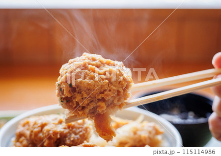 ホタテ丼(青森県) ホタテ丼(青森県) 115114986