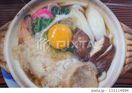 海の近くの食堂のなべ焼きうどん（青森県六ヶ所村） 115114994