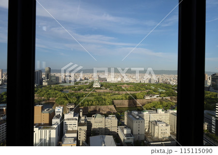大阪城、春、夏、初夏、秋、タワマンのラウンジから望む新緑の大阪城、大阪城公園、大阪観光、関西観光 115115090