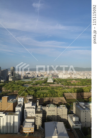 大阪城、春、夏、初夏、秋、タワマンのラウンジから望む新緑の大阪城、大阪城公園、大阪観光、関西観光 115115092