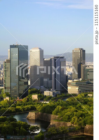 大阪城、春、夏、初夏、秋、タワマンのラウンジから望む新緑の大阪城、大阪城公園、大阪観光、関西観光 115115160