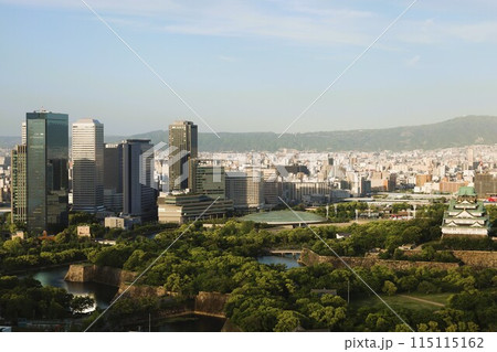 大阪城、春、夏、初夏、秋、タワマンのラウンジから望む新緑の大阪城、大阪城公園、大阪観光、関西観光 大阪城、春、夏、初夏、秋、タワマンのラウンジから望む新緑の大阪城、大阪城公園、大阪観光、関西観光 115115162