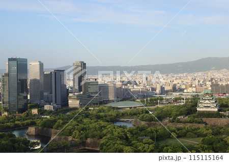 大阪城、春、夏、初夏、秋、タワマンのラウンジから望む新緑の大阪城、大阪城公園、大阪観光、関西観光 115115164
