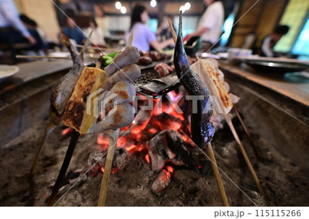【九州】阿蘇で郷土料理をいただきました。囲炉裏で焼く田楽や川魚、あか牛など、とても美味しかったです。 115115266