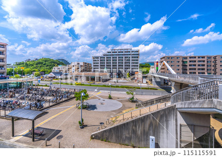 日本の横浜都市景観 横浜市営地下鉄グリーンライン 北山田駅や横浜国際プールなどを望む 日本の横浜都市景観 横浜市営地下鉄グリーンライン 北山田駅や横浜国際プールなどを望む 115115591