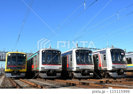 車両基地で並ぶ東急電鉄5000系列(5000系・5050系・5080系) 車両基地で並ぶ東急電鉄5000系列(5000系・5050系・5080系) 115115999