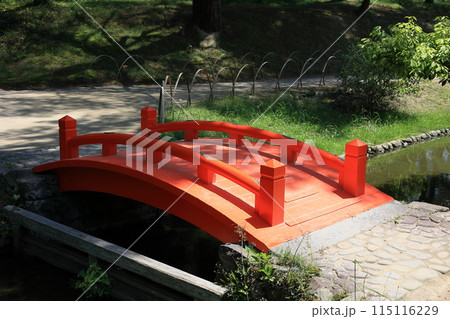 新緑の栗林公園(5月上旬・断虹杠) 新緑の栗林公園(5月上旬・断虹杠) 115116229