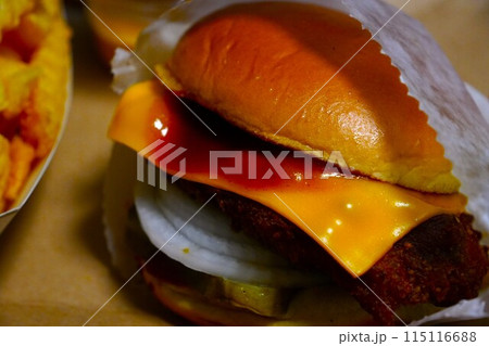 チキンバーガー 115116688