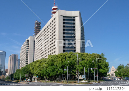 東京都千代田区の警視庁と国会議事堂 東京都千代田区の警視庁と国会議事堂 115117294