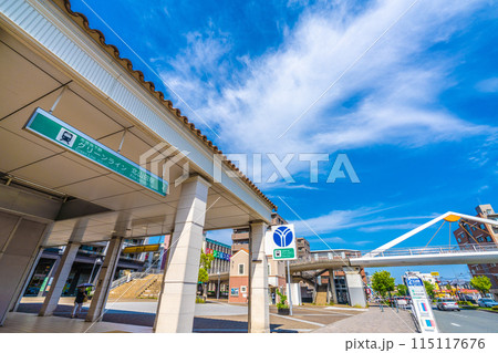日本の横浜都市景観 横浜市営地下鉄グリーンライン 北山田駅などを望む 日本の横浜都市景観 横浜市営地下鉄グリーンライン 北山田駅などを望む 115117676