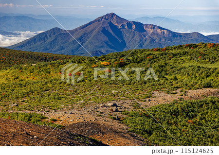 吾妻連峰・一切経山から見る磐梯山 115124625