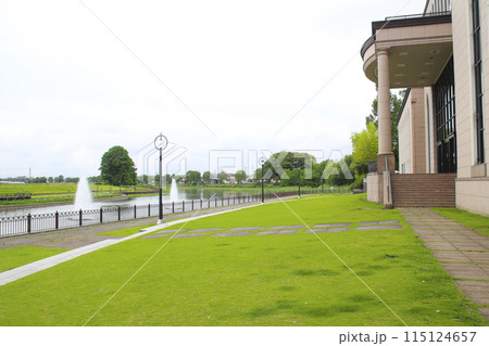 越谷市中央市民会館前・広場／埼玉県越谷市越ヶ谷4丁目 115124657