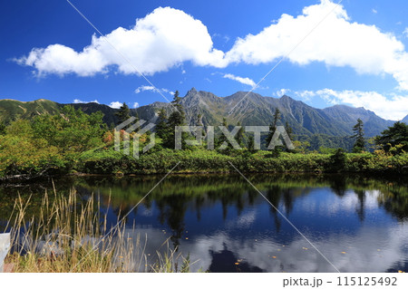 北アルプスの鏡平から槍ヶ岳を望む絶景【9月】 北アルプスの鏡平から槍ヶ岳を望む絶景【9月】 115125492