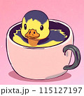ティーカップに入っているひよこ 115127197