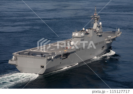 来島海峡大橋を通過する護衛艦ひゅうが 来島海峡大橋を通過する護衛艦ひゅうが 115127717