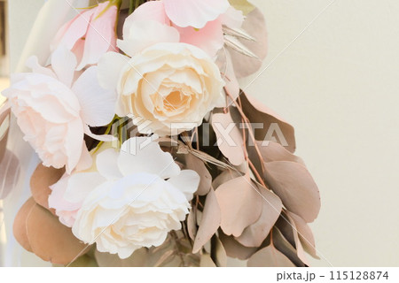 シックな茶色系フラワーアレンジメント 115128874