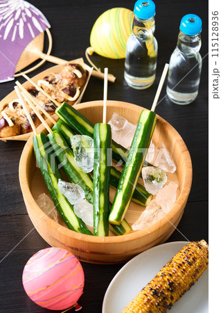 夏祭りの屋台料理 115128936
