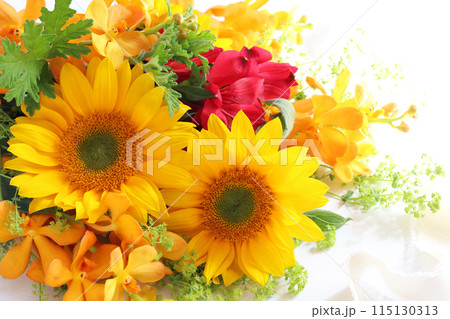 ひまわりのフラワーアレンジ ひまわりのフラワーアレンジ 115130313