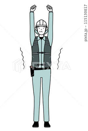 ストレッチで背伸びするヘルメットと作業着姿のシニア女性技師 ストレッチで背伸びするヘルメットと作業着姿のシニア女性技師 115130817