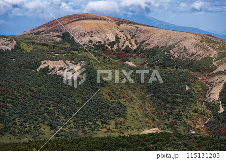 吾妻連峰・東吾妻山から見る一切経山 吾妻連峰・東吾妻山から見る一切経山 115131203