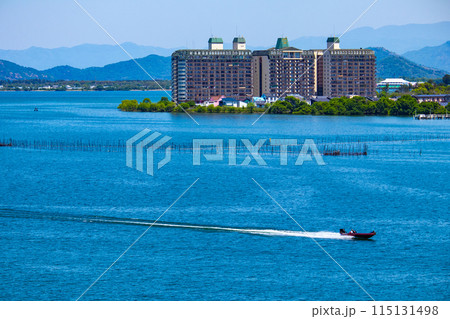 【びわ湖風景】琵琶湖大橋からのマリンブルーの眺め 115131498