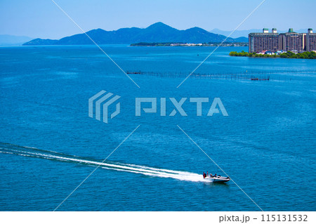 【びわ湖風景】琵琶湖大橋からのマリンブルーの眺め 【びわ湖風景】琵琶湖大橋からのマリンブルーの眺め 115131532