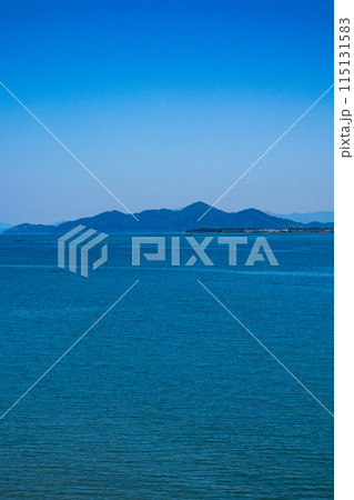 【びわ湖風景】琵琶湖大橋からのマリンブルーの眺め 115131583