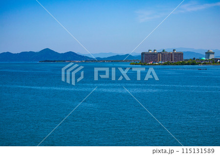 【びわ湖風景】琵琶湖大橋からのマリンブルーの眺め 115131589