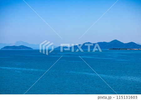 【びわ湖風景】琵琶湖大橋からのマリンブルーの眺め 115131603
