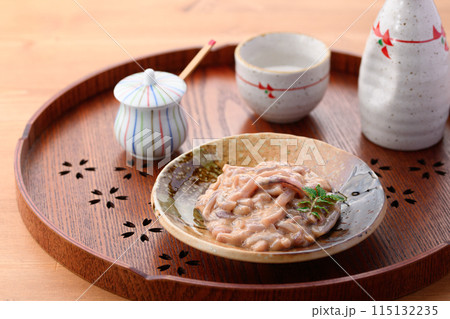 いかの塩辛と日本酒 国産スルメイカ使用 いかの塩辛と日本酒 国産スルメイカ使用 115132235