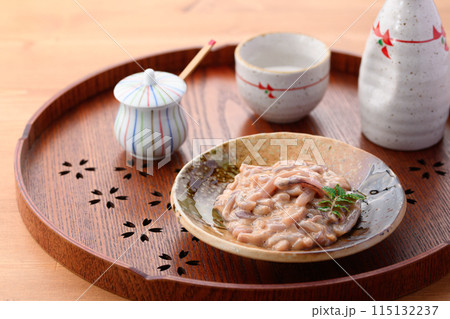 いかの塩辛と日本酒 国産スルメイカ使用 115132237